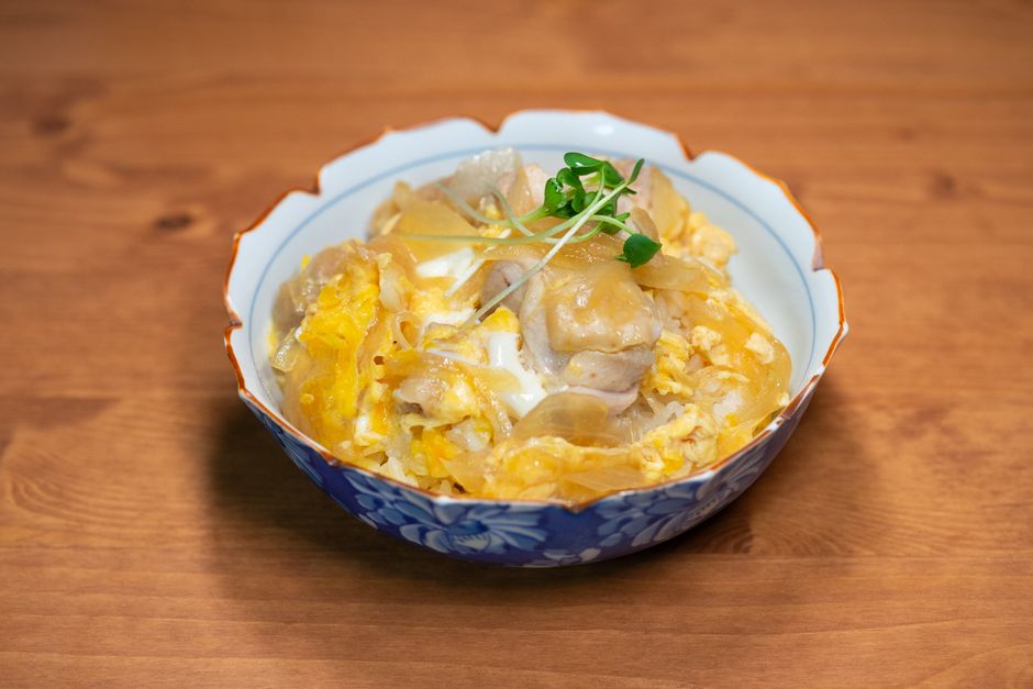Oyakodon (bol de poulet et œuf) — photo du plat